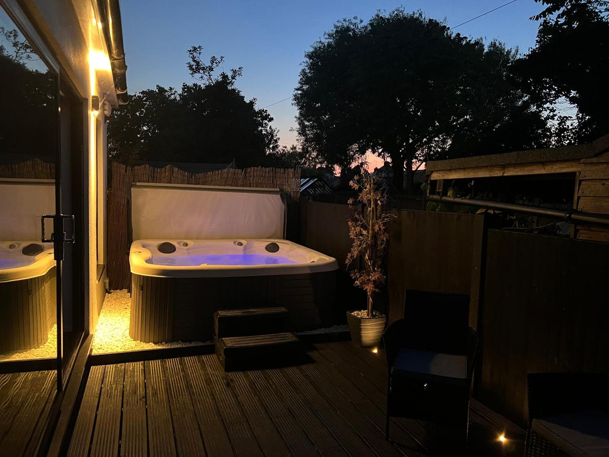 The Broadway Beach House With Hot Tub Herne Bay Exterior foto