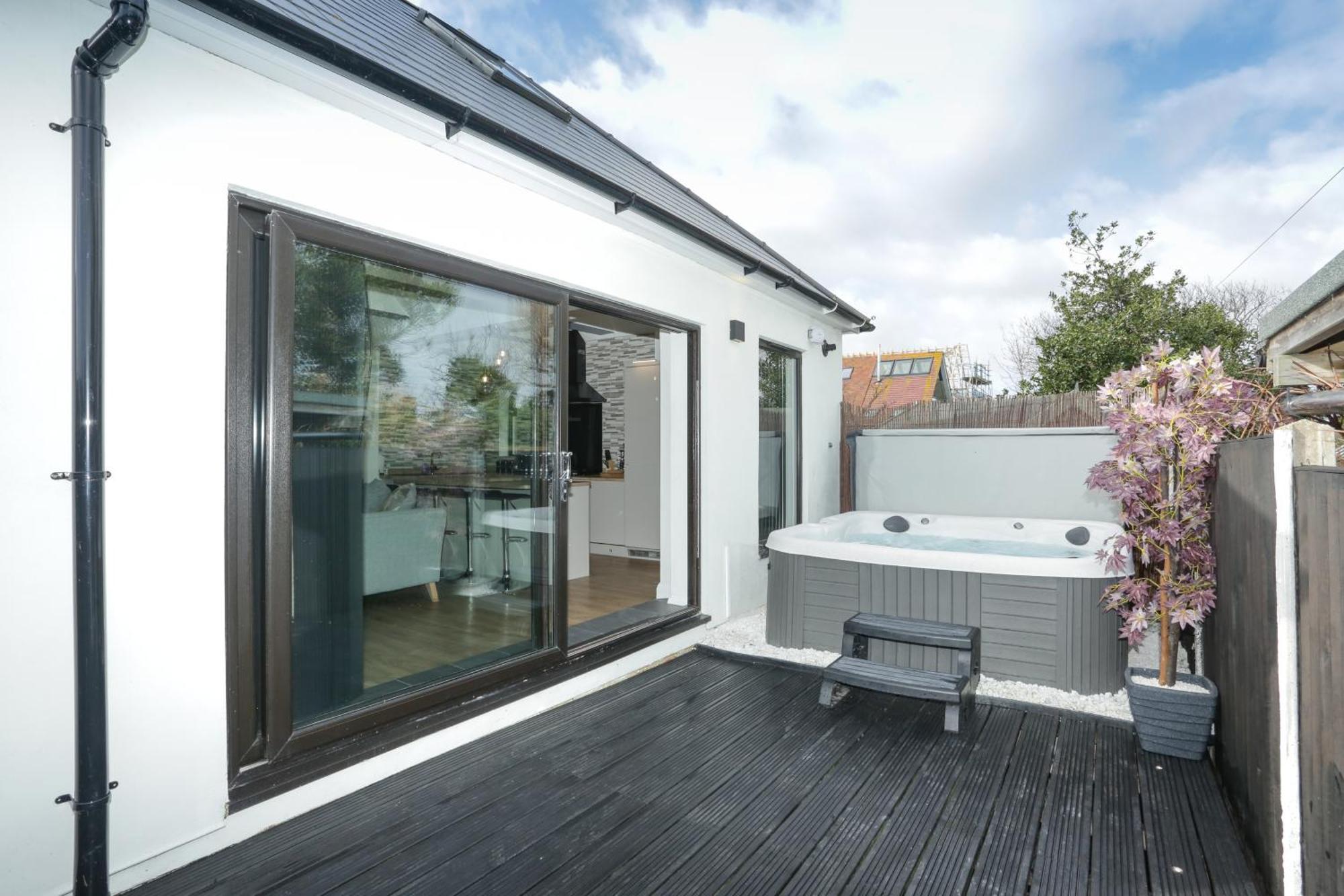 The Broadway Beach House With Hot Tub Herne Bay Exterior foto
